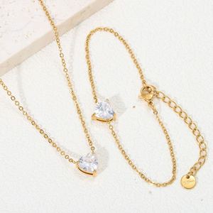 Ensemble collier et bracelet en zircon en forme de cœur, chaîne en cuivre style bambou, pour femme, tendance et simple - Product Image 1