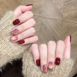 <span class=keywords><strong>Faux</strong></span> <span class=keywords><strong>ongles</strong></span> courts en amande à couverture complète, design feuille <span class=keywords><strong>d</strong></span>'<span class=keywords><strong>or</strong></span> et perles, vente en gros <span class=keywords><strong>d</strong></span>'usine - Product Image 3