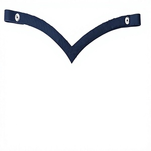 Frontal de cheval en cuir noir avec cristaux en forme de V, accessoire d'équipement équestre. - Product Image 3