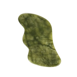 Natural Xiuyan Jade Gua Sha peine germinación espesar cabello masajeador Facial verde Jade grabado Gu Sha producto - Product Image 6