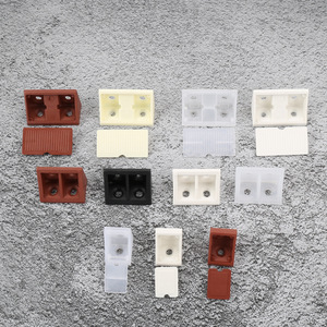 Connecteurs d'angle en plastique avec protections – Supports durables pour meubles, connecteurs d'angle droit, supports d'armoires, connecteurs de cloisons – Design moderne - Product Image 1