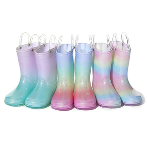 Stivali da <span class=keywords><strong>pioggia</strong></span> di cristallo arcobaleno personalizzati all'ingrosso per bambini, morbidi e confortevoli, stile principessa da giardino - Product Image 1
