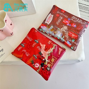 Haute Qualité À La Mode Nice Unique Drôle Petit Cadeau Mignon <span class=keywords><strong>Coca</strong></span> <span class=keywords><strong>Bouteille</strong></span> Cola Imprimer Quicksand Maquillage Cosmétique Sac pour Les Filles - Product Image 4