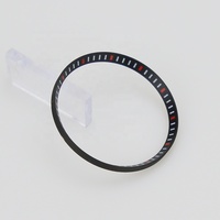 Montre classique SKX007 noire avec index et lunette de couleur or rouge, jaune, bleu, orange
