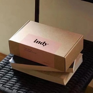 Cajas Corrugadas de Papel Kraft Personalizadas para Embalaje de Ropa y Prendas con Laminado Mate y Estampado Foil para Envíos y <span class=keywords><strong>Correo</strong></span> - Product Image 1