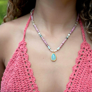 Collier en perles d'agate chalcedonée aqua, argent sterling 925, minimaliste, fait main, cadeau pour elle, idée de bijou, pièce unique - Product Image 1