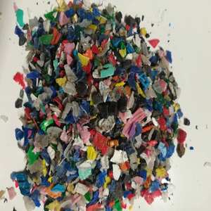 Hojuelas de Plástico HDPE 99% Puro, Sostenibles, Transparentes, Azules, Recicladas, Fragmentos de Polietileno para Moldeo por Inyección Directa - Product Image 2