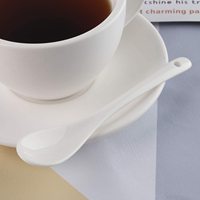 Chine Différents types de couverts Cuillère à soupe en céramique en porcelaine blanche de style coréen