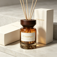 Coffret Cadeau Diffuseur de Luxe avec Bouteille en Verre, Couvercle en Bois, Bâtonnets en Rotin, Boîte en Papier Imprimée – OEM ODM Marque Privée Parfum d'Ambiance