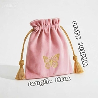 Sac cadeau en velours rose épais et doux pour la peau, avec cordon de serrage, broderie exquise de papillon doré et fermeture à pompon