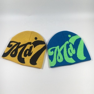 Bonnet d'hiver unisexe en tricot coloré, modèle OEM haut de gamme, populaire et très demandé, avec motifs jacquard personnalisés, ensemble bonnet femme - Product Image 4
