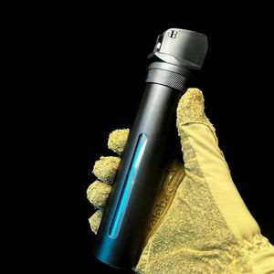 Al por mayor Llavero abridor de botellas tejido de autodefensa para mujer, herramienta de pulverización de liberación rápida con agarre para el dedo, simple y compacto, 72ml Mace Sabre - Product Image 1