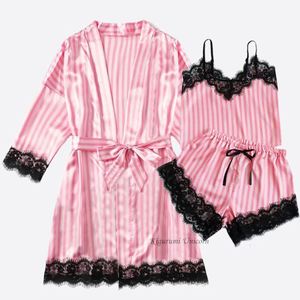 Sfy2034 Conjunto de Pijama de 3 Piezas de Alta Calidad con Encaje Negro a Rayas, Top de Tirantes, Pantalones Cortos y Bata, Ropa de Dormir Cómoda - Product Image 1