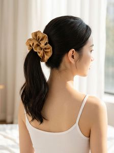 Vente en gros usine : Chouchou 100% Soie de Mûrier avec Bande Élastique en Satin pour Femmes, Accessoires Cheveux, Logo Personnalisé - Product Image 3