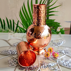 Bouteille d'eau artisanale en cuivre pur avec design en forme de surahi en verre intégré et fond en cuivre durable pour un usage quotidien - Product Image 4