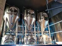 Fermenteurs à bière/vin empilables personnalisables, réservoirs coniques en acier inoxydable peu encombrants, tension réglable, garantie de 2 ans