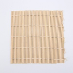 Gadget de cuisine non électrique <span class=keywords><strong>pour</strong></span> rouleaux de <span class=keywords><strong>sushi</strong></span> faits <span class=keywords><strong>maison</strong></span>, <span class=keywords><strong>kit</strong></span> de tapis à rouler les sushis en bambou avec cuillère à riz - Product Image 3