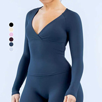 T-shirt de yoga sans couture personnalisé en usine, à manches longues, col en V, très élastique, coupe ajustée, séchage rapide, respirant, pour la gym et le fitness