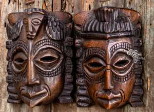 Máscara de Jefe Chokwe REN ART AFRIKAN SARL, Tallada en Madera de Caoba Africana Sólida, Certificada por Comercio Justo, Venta al Por Mayor para Suministro a Galerías - Product Image 3