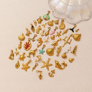 Colgante Personalizado con Baño de Oro de 18K, Diseño de Luna y Estrella, Cadena Hecha a Mano, Unisex, para Uso Diario, Moderno - Product Image 3