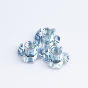 Nhà Máy Bán Buôn M5 Kẽm Mạ Thép Bốn Móng Vuốt 4 Ngạnh Chủ Đề Chèn T Nut Tee Nut Bolt Nut Và Vặn Chặt Cho Đồ Nội Thất - Product Image 5