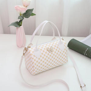 Sac à main pliable à motif floral vintage 2022 Sac à main pour téléphone et maquillage pour femmes avec détails en rivets - Product Image 4