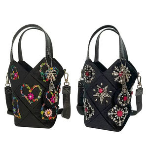 กระเป๋าสะพายไหล่สไตล์ชาติพันธุ์ลำลองสำหรับผู้หญิง ทำจากหนัง ตกแต่งด้วยลายดอกไม้สีสันสดใส ประดับด้วยอัญมณี ดีไซน์เย็บปักถักร้อย พร้อมซิปเปิด-ปิด - Product Image 1