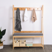 Banc de rangement contemporain en bambou à trois niveaux avec porte-manteau et étagère à chaussures pour entrée et salon