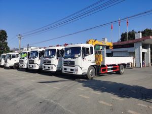 Véhicule diesel de transmission manuelle de <span class=keywords><strong>camion</strong></span> de grue de la Offre Spéciale Dongfeng 8 tonnes de la Chine nouveau 4x2 avec la grue à vendre - Product Image 3