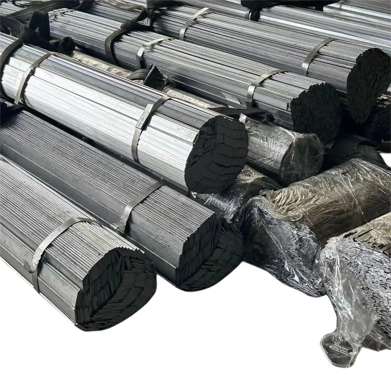 Sıcak haddelenmiş çelik düz çubuk standart demir metal düz çubuk şekli 40mm x 6mm düz çelik