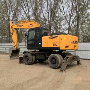 พร้อมจัดส่ง HYUNDAI R210W-7 รถขุดไฮดรอลิกมือสองแบบมีล้อ 21 ตัน สำหรับงานโครงสร้างพื้นฐาน อุปกรณ์งานโยธา R210W-7 - Product Image 1