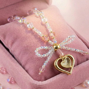 Collar <span class=keywords><strong>de</strong></span> Cuentas <span class=keywords><strong>de</strong></span> Cristal Multiformas con Lazo y Colgante <span class=keywords><strong>de</strong></span> Corazón Dorado, Joyería Artesanal Dulce para Damas <span class=keywords><strong>de</strong></span> Honor y Ocasiones Especiales - Product Image 3