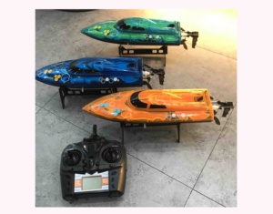 Bateau télécommandé 2,4 GHz haute vitesse avec couvercle transparent et effets LED, récupération à 180 degrés pour <span class=keywords><strong>piscine</strong></span> - Product Image 6