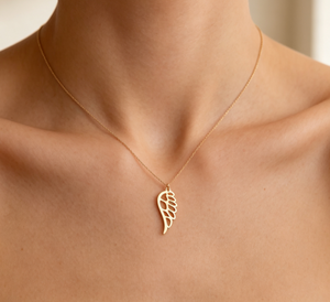 Collar con Colgante de Pluma Hueca de Acero Inoxidable, Cadena Delgada y Elegante, Chapado en Oro, Joyería Minimalista para Mujer, Regalo, Uso Diario - Product Image 1