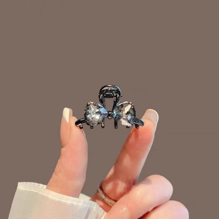 โบว์ประดับเพชรเทียมขนาดเล็ก