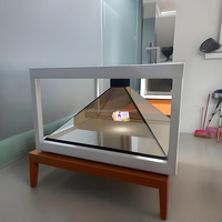 Écran en verre pour projection holographique 16:9 pour affichage panoramique à 360 degrés, expérience immersive pour les halls d'exposition