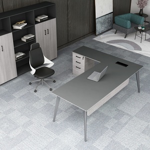 Dernier mobilier de bureau de luxe : Bureau de direction en forme de I, design simple pour cadre supérieur - Product Image 2