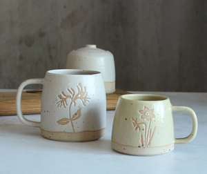 Grande tasse personnalisée avec fleurs et nom, tasse en <span class=keywords><strong>c</strong></span>éramique, tasses en poterie - Product Image 4