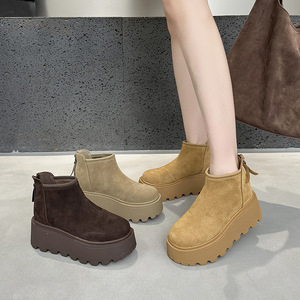 Botas de tobillo con plataforma de gamuza para mujer, botas cortas de invierno con cremallera trasera, calzado informal de moda que aumenta la altura, color camel - Product Image 2
