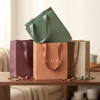 Sac cadeau en papier rigide doublé de velours avec rabat magnétique, emballage haut de gamme personnalisé pour chocolats et confiseries, boîte de luxe