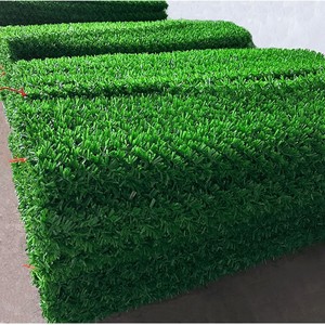 سياج عشب صناعي من البي في سي مقاوم للحريق والأشعة فوق البنفسجية يشبه إبر الصنوبر - Product Image 2