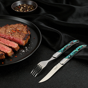 Set di Sei Coltelli da Bistecca Seghettati Laguiole in Acciaio Inox Inciso, Coltello e Forchetta Multiuso per Affettare Carne per Ristoranti - Product Image 2