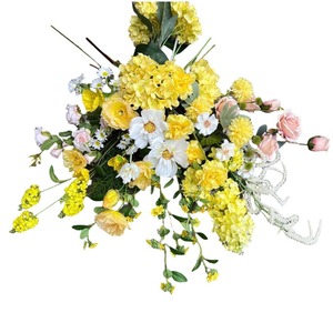 Arche florale assortie style forêt jaune, fleurs de mariage jaune-vert avec mur de fond pour diffusion en direct, produits finis - Product Image 3