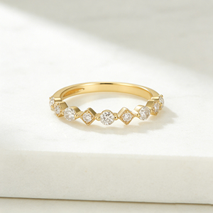 Bague de fiançailles et d'éternité pour femme, plaquée or jaune 18 carats, avec diamant de laboratoire taille brillant rond, style vintage - Product Image 2