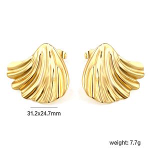 Boucles d'oreilles tendance plaquées or 18 carats étanches pour femme, motif ailes d'ange, en acier inoxydable, bijoux papillon, texture perle, coquillage - Product Image 3