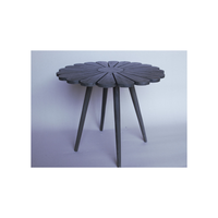 Table d'appoint élégante et moderne avec accent floral, en teck massif, design Knock, parfaite pour le salon, rehausse le charme