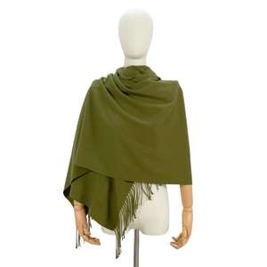 Bufanda de punto Pashmina larga de otoño para mujer, elegante Cachemira de imitación suave con borlas lisas personalizadas, chal cálido al por mayor para damas - Product Image 6