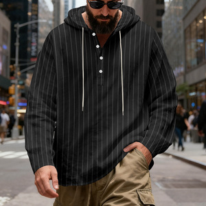 Sweat-shirt à capuche rayé pour homme, manches longues, détails boutonnés, nouvelle collection printemps-automne 2026, haut décontracté polyvalent - Product Image 2