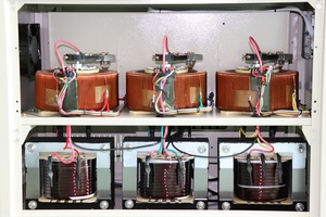 SVC <span class=keywords><strong>AVR</strong></span> 60KVA trifase automatico servomotore tipo stabilizzatore di tensione/regolatore - Product Image 5