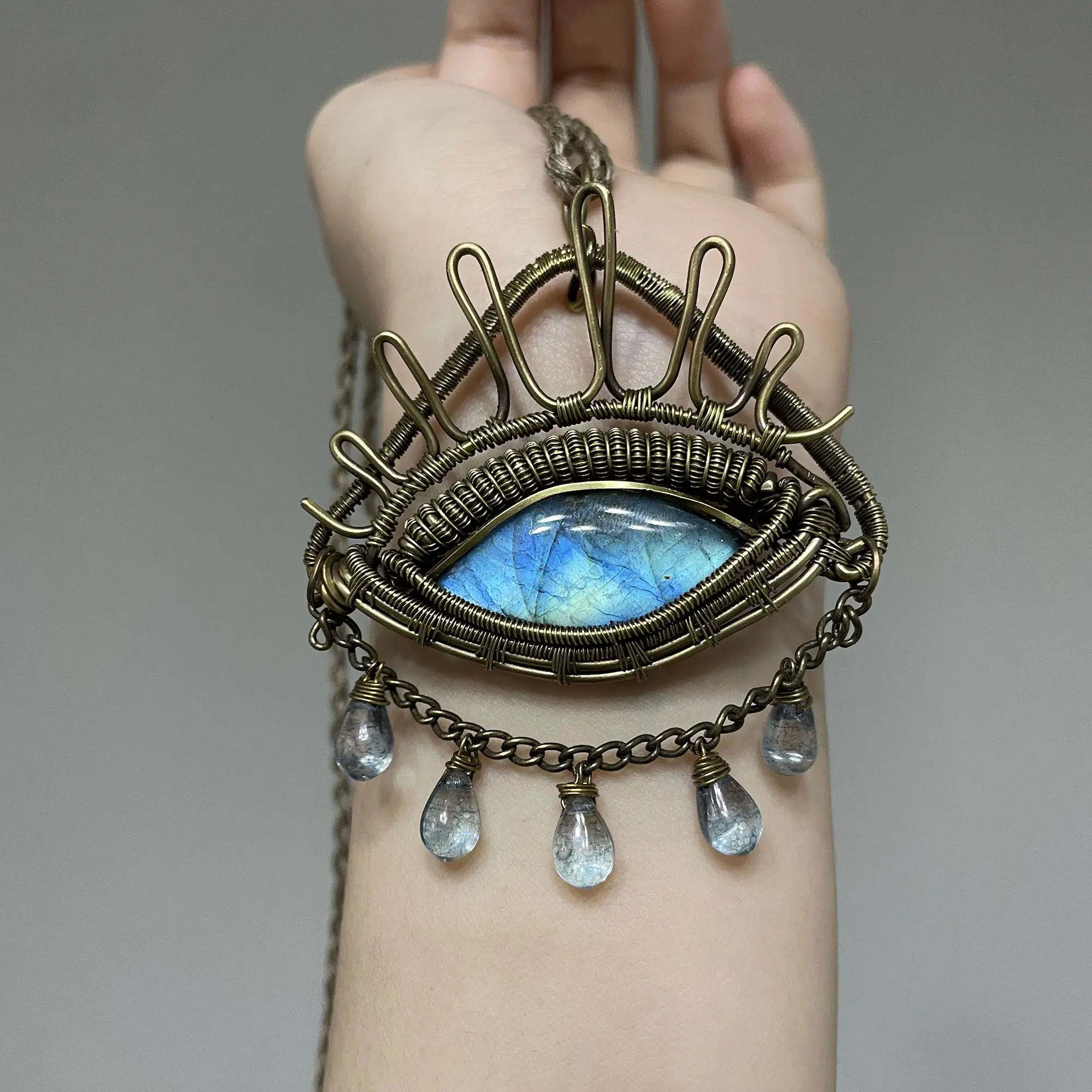 2024 nuevo collar con colgante de labradorita azul lleno de ojo de Horus hecho a mano de cristal curativo natural para Ajna chakra mujeres hombres